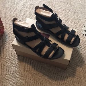 Womens Clark’s Sarla Choir Black Leather Gladiator Sandals Size 9.5 M